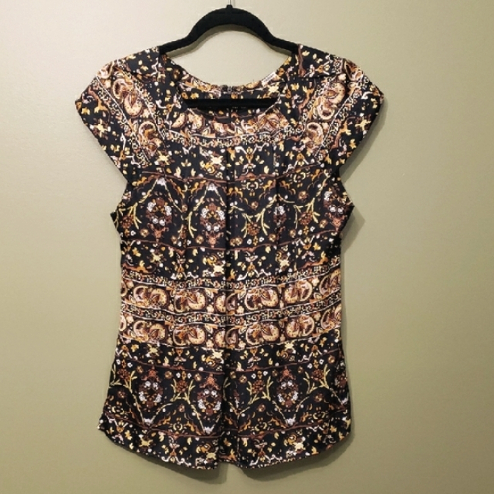 Violet & Claire Black/Yellow Graphic Blouse